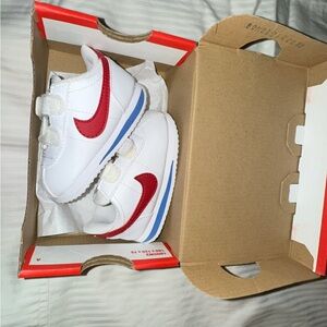 Baby boy Nike Cortez Sz 4